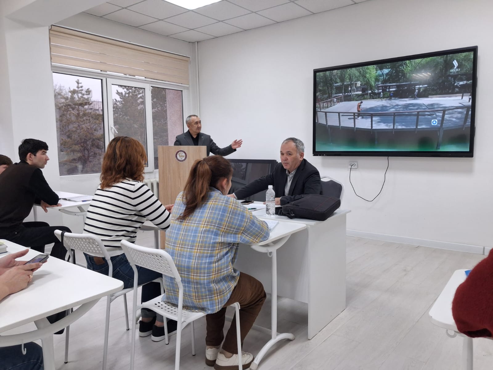 Наш вклад в будущее: Кураторский час «Eco Students: Таза қала!»